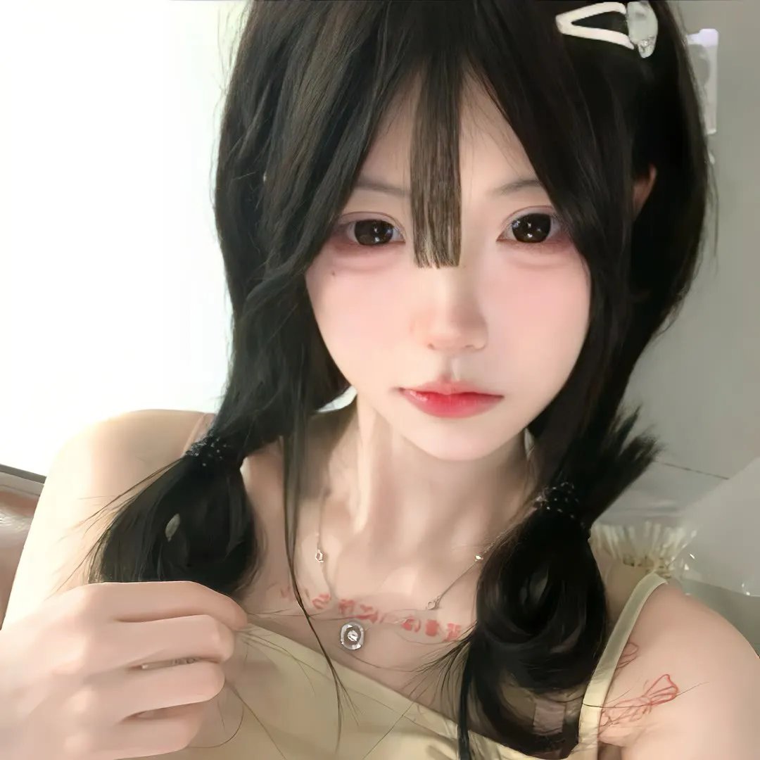 云边有个小卖部